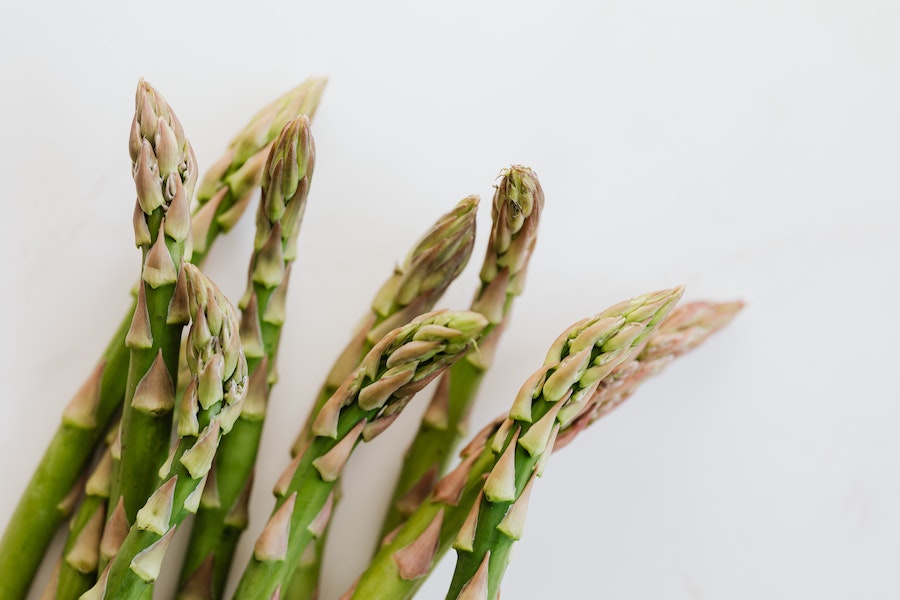 Asparagus tips to cook risotto recipe